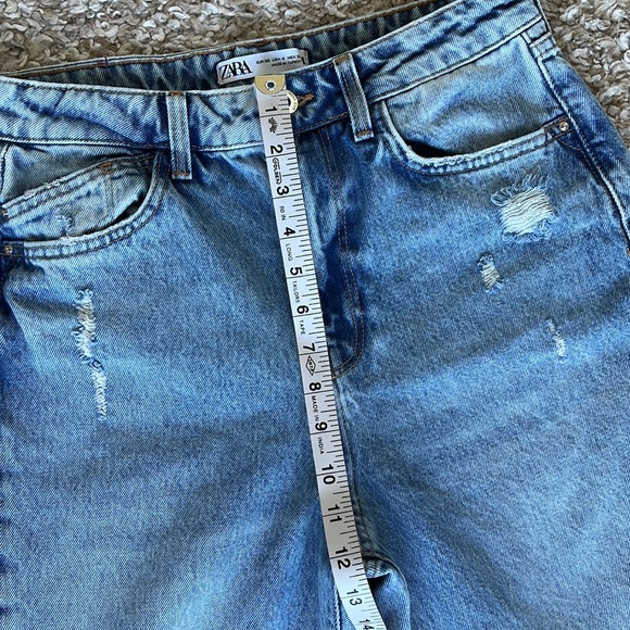 Zara Slightly Distressed Light Blue Wash High Rise Mom Jean Sz 4 - Picture 10 of 12